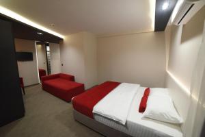 Hotel Bavka房間的床