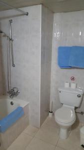 Ванная комната в Mandalena Hotel Apartments