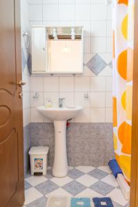 Koupelna v ubytování Kaya Sea Studios - Stegna Beach + 31 fotografií