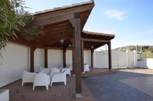 A balcony or terrace at residence scala dei turchi