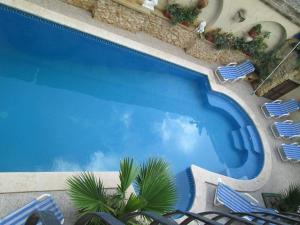 Vista de la piscina de Ta' Nina Holiday Farmhouse with Private Pool in Island of Gozo o alrededores