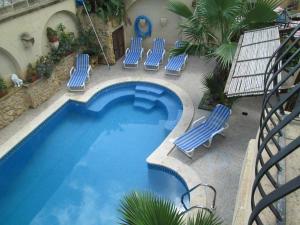 Vista de la piscina de Ta' Nina Holiday Farmhouse with Private Pool in Island of Gozo o alrededores