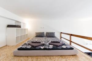 Posteľ alebo postele v izbe v ubytovaní Flexible SelfCheckIns 13 & 14 - Le Petit & Le Grand Zagreb - Centre - New - Apartments Repinc