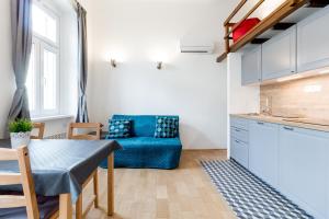 Kuchyňa alebo kuchynka v ubytovaní Flexible SelfCheckIns 13 & 14 - Le Petit & Le Grand Zagreb - Centre - New - Apartments Repinc