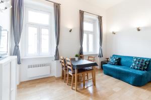 Posedenie v ubytovaní Flexible SelfCheckIns 13 & 14 - Le Petit & Le Grand Zagreb - Centre - New - Apartments Repinc