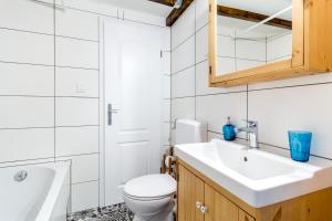 Kúpeľňa v ubytovaní Flexible SelfCheckIns 13 & 14 - Le Petit & Le Grand Zagreb - Centre - New - Apartments Repinc