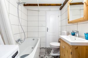 Kúpeľňa v ubytovaní Flexible SelfCheckIns 13 & 14 - Le Petit & Le Grand Zagreb - Centre - New - Apartments Repinc