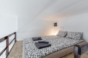 Posteľ alebo postele v izbe v ubytovaní Flexible SelfCheckIns 13 & 14 - Le Petit & Le Grand Zagreb - Centre - New - Apartments Repinc