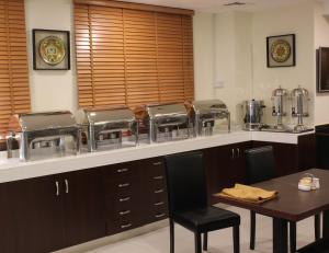 Tiện nghi pha trà/cà phê tại Montreal Naif Hotel