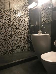 Baðherbergi á Charly Studio In Gstaad
