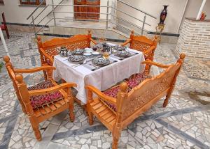 Old Bukhara Boutique的休息区