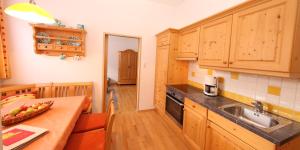 Kuchyň nebo kuchyňský kout v ubytování Bio-Bauernhof-Hotel Matlschweiger