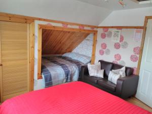 Ένα ή περισσότερα κρεβάτια σε δωμάτιο στο Kells roadside