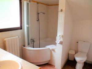 Koupelna v ubytování B&B with charm, quiet, kitchen, sw pool.