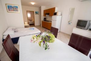 Kuchyňa alebo kuchynka v ubytovaní Apartments Boženka