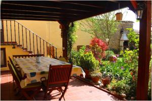 A garden outside Casa Rural Xixa Landetxea