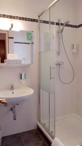 A bathroom at Hotel Römerhof