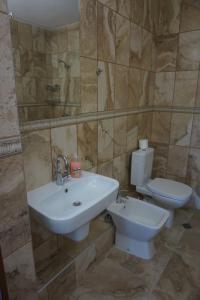 Bilik mandi di SeaSide Guest Rooms +21 gambar