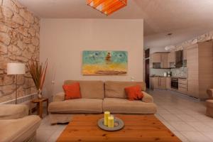 シビリにあるLuxurious Stone Houseのギャラリーの写真