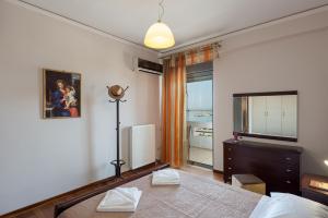 Posteľ alebo postele v izbe v ubytovaní Beachfront Apartment!