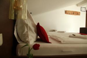 Letto o letti in una camera di Frühstückspension Bachseitenhof