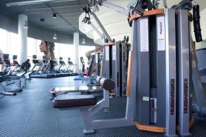 Posilňovňa alebo fitness centrum v ubytovaní Clarion Congress Hotel Prague