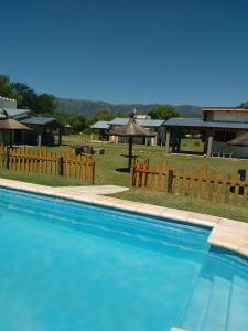 Bazén v ubytování Cabañas Misky Wayra nebo v jeho okolí