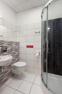 Hotel Traffic Poznań Stare Miasto的一间浴室