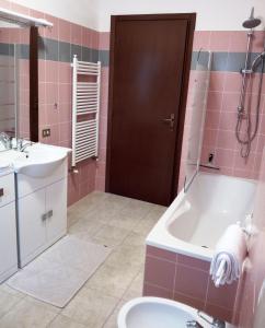 Kylpyhuone majoituspaikassa Casa Cicala