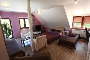 Χώρος καθιστικού στο Zajazd Siodlo Hotel&Restauracja