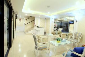 Una cocina o zona de cocina en M Home