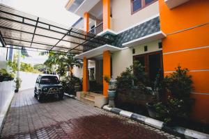 Gallery image of RedDoorz Plus @ Pogung Raya in Yogyakarta