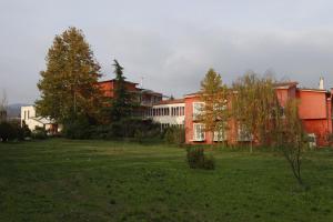 Κήπος έξω από το Ξενοδοχείο Αίγαι