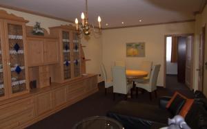 Ein Sitzbereich in der Unterkunft Aparthotel Jägerhaus