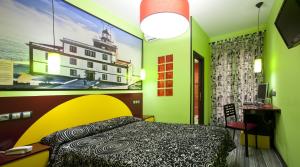 TV a/nebo společenská místnost v ubytování JC Rooms Santa Ana + 37 fotografií