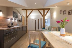A kitchen or kitchenette at Ansitz Mairhof