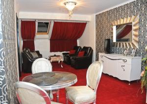 Posezení v ubytování Hotel Lord Dębica