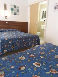 Galeriebild der Unterkunft Hostal Margarita in Pineda de Mar + 53 Fotos