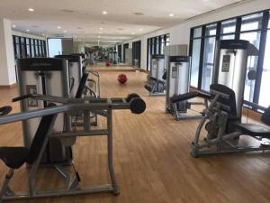 Fitness centrum a/nebo fitness zařízení v ubytování Charming Bedroom - next to train station at Est Bangsar