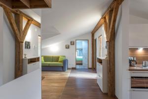 A kitchen or kitchenette at Ansitz Mairhof