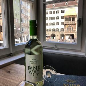 Nápoje v ubytovaní Kaiser Max Design Appartements