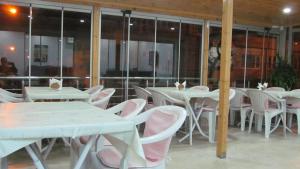 A restaurant or other place to eat at Gerze Apart Otel