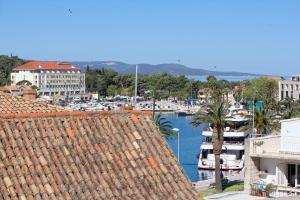 Gallery image of Apartments Sumic Harbour view in Makarska