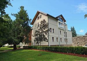 Budova, v ktorej sa apartmán nachádza