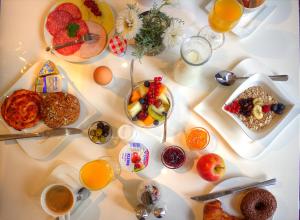 Opciones de desayuno disponibles en Plenus Boutique Hotel