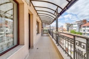 
A balcony or terrace at I love Varna Apartments

