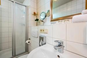 Koupelna v ubytování Hotel Ambassador-Berlin Grünau