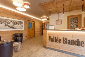 Lobbyn eller receptionsområdet på Hotel Vallée Blanche Courmayeur