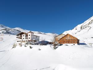 Hotel Garni Birkhahn að vetri til