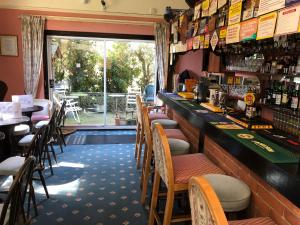 A restaurant or other place to eat at Chad Hill Hotel 